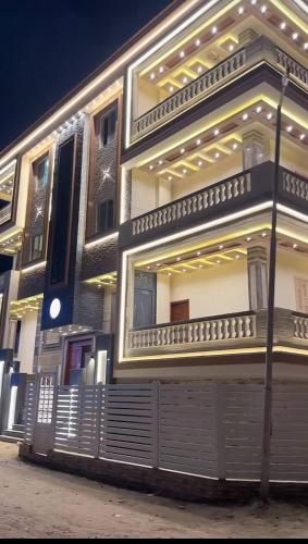 شقة تلات غرف ست سراير للعائلات تشطيب الترا لوكس