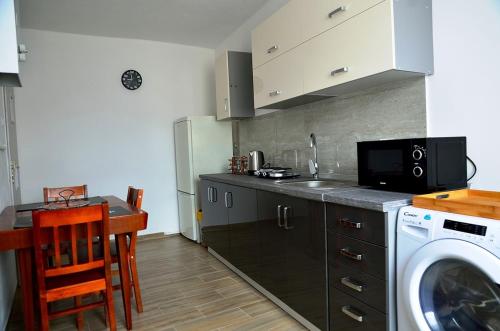 Kuchyň nebo kuchyňský kout v ubytování Central flat for your holiday in Karlovy Vary