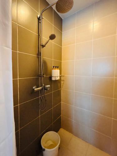 Ένα μπάνιο στο Chic Bright Urban Comfort Suite