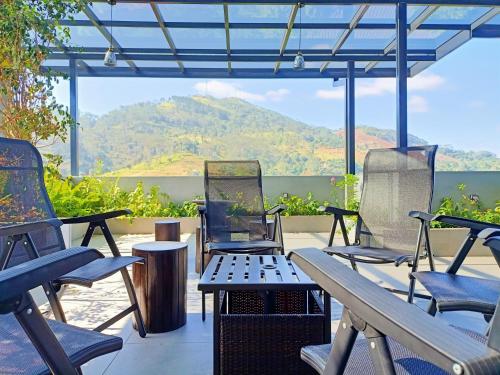 Pemandangan gunung umum atau pemandangan gunung yang diambil dari homestay