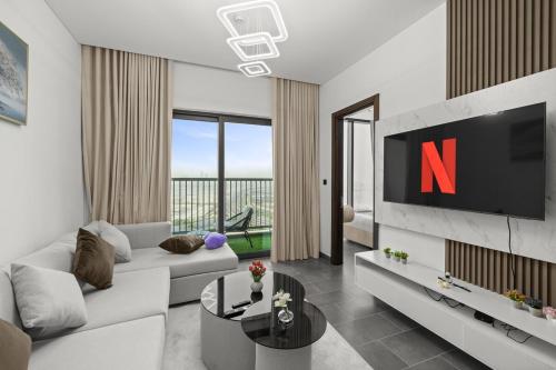 Premium Stay in Sobha 1BR with Extra Room and Balcony