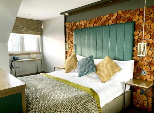 The Waterside Hotelにあるベッド
