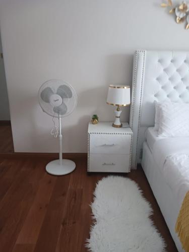 Postel nebo postele na pokoji v ubytování Hazel's Condo
