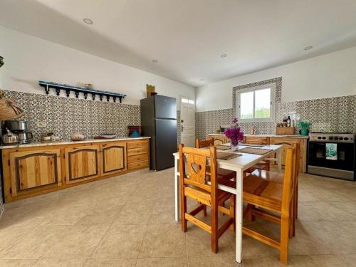 Fotografie z fotogalerie ubytování Villa Paco 2 suites & piscine privée proche du lagon v destinaci Taguermess