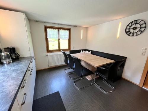 Kuchyň nebo kuchyňský kout v ubytování Ferienhaus Fleisch