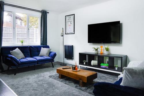 Spacious 2BR City Stay - Parking - Sleeps 6 photo 25