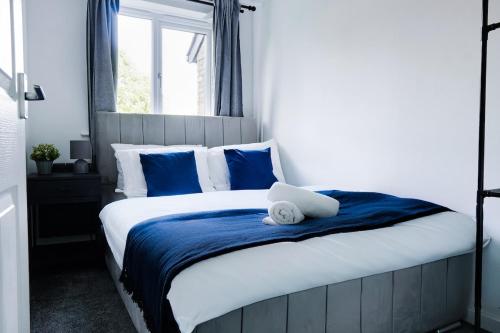 Spacious 2BR City Stay - Parking - Sleeps 6 photo 31