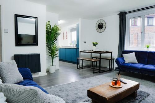 Spacious 2BR City Stay - Parking - Sleeps 6 photo 6