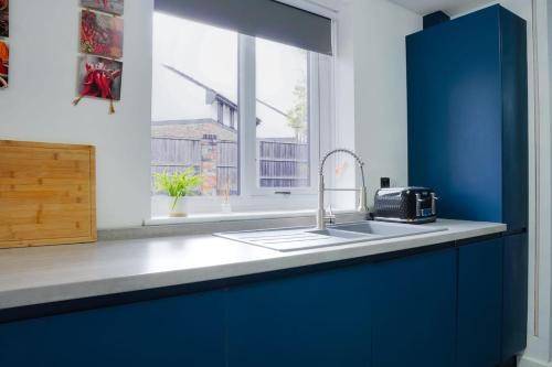 Spacious 2BR City Stay - Parking - Sleeps 6 photo 36