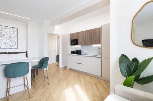 Easylife - Milano - Corso Porta Nuova 46 (P6)