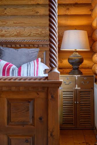 Katil atau katil-katil dalam bilik di Hunters Lodge