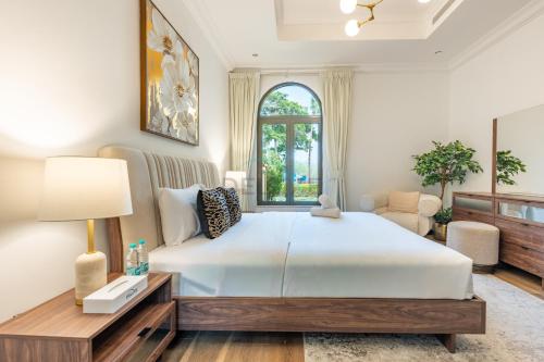 Premier Beachside Villa with Community Pool Access, Perfectly Located Near Nakheel Mall, the Monorail, and Aquaventure Waterpark, Canal Cove, Palm Jumeirah by Deluxe Holiday Homes photo 2