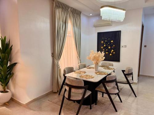 Χώρος καθιστικού στο Tee and Tee 4 Bedroom Apartment, Victoria Island, Lagos, Nigeria