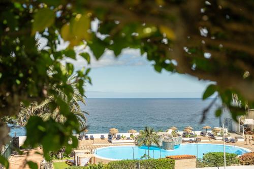 Bazén v ubytování Precise Resort Tenerife nebo v jeho okolí