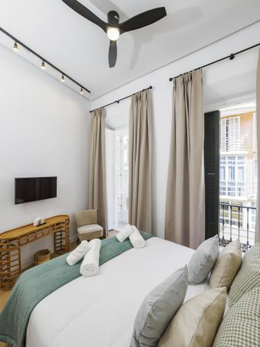 Cubo's Especeria Malaga Apartment for Adults