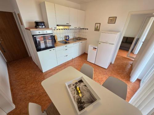 TOM M NV Apartment 250m from the beach, with terrace
