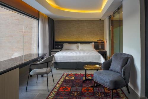 Una cama o camas en una habitación de Tribe Hotel, Nairobi, a Member of Design Hotels