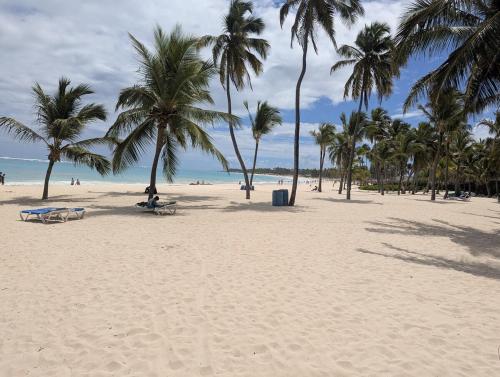 Gambar di galeri bagi Cómodo Apartamento con Piscina y Acceso a la Playa di Punta Cana