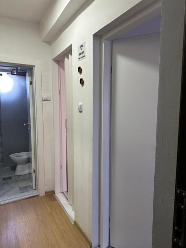 Un baño de Inaya Apartman Free Parking