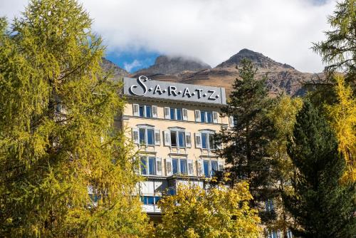 Ein allgemeiner Bergblick oder ein Berglick von des Hotels aus