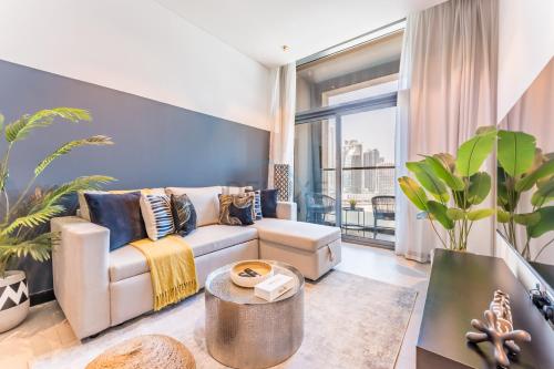 Burj Khalifa and Dubai Canal Views, Minutes from Downtown Dubai, Convenient Metro Access - 15 Northside Tower 2, Business Bay by Deluxe Holiday Homes