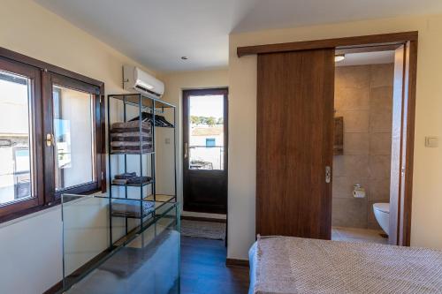 The Storybook Maisonette Walk Old Town & Beach in Minutes