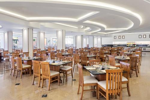 Restaurace v ubytování Pickalbatros Aqua Park Resort - Hurghada