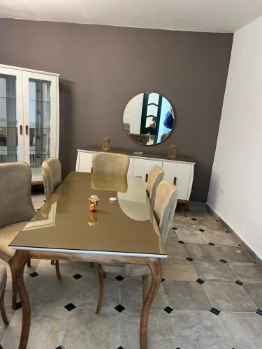 Χώρος καθιστικού στο Djelassi