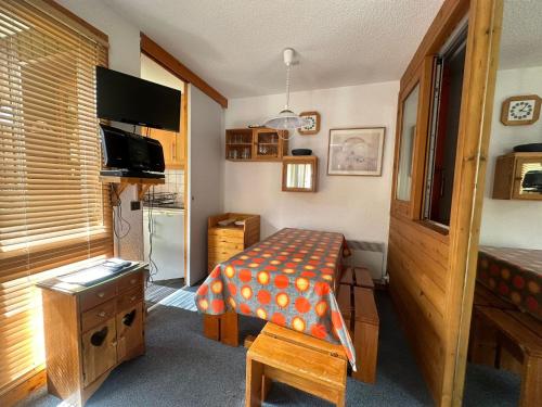 Spacieux studio divisible côté piste avec balcon - FR-1-181-2762
