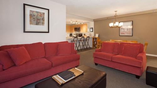 Χώρος καθιστικού στο Woodrun Lodge 211 | Ski-In Ski-Out Condo w/ Heated Pool, Hot Tub, Parking, & Gym