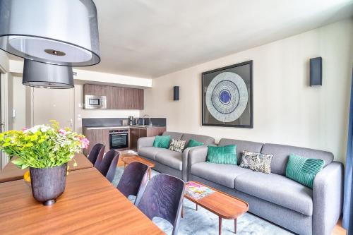 UrbanFlat 131 - Amazing apartment in the center of Paris
