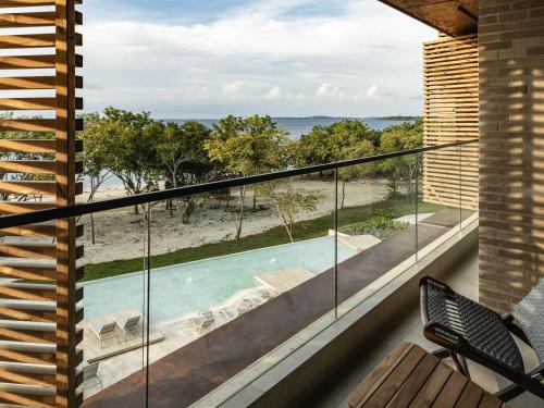 A piscina em ou perto de Sofitel Barú Cartagena