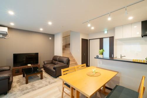 South 5 House