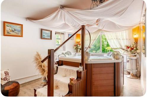 Imagine din galeria proprietății Chambres d'hôtes salles de bain intégrée et entrée privée , parking gratuit în Sarlat-la-Canéda