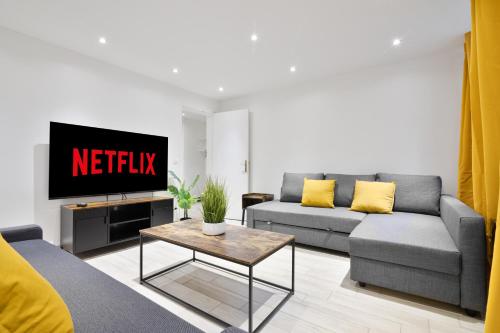 Heart of Paris 1BR-6P Le Marais 8 Free Netflix