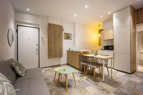 Spacious & Well Designed 2BR Apartment in Pangrati