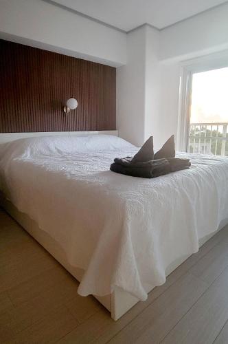 Ocean View! King-size Bed! 2min to the Beach!