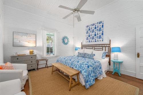 Voodi või voodid majutusasutuse As Time Goes By by Tybee Cottages toas