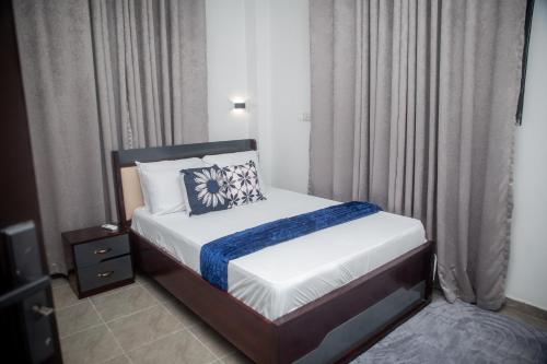 クマシにあるThe Willows Apartment - Cozy Two Bedroom all en-suite Apartmentのギャラリーの写真