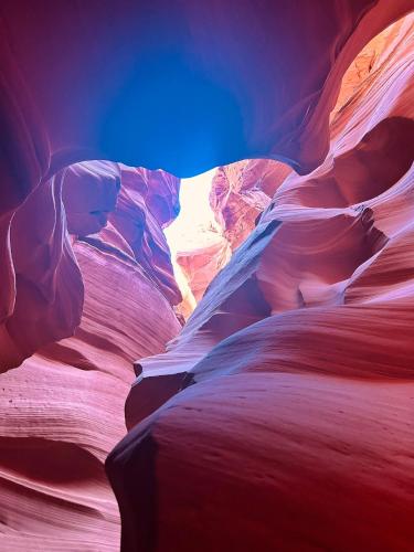 a view of a slot canyon in the desert at logement Cholet proche puydufou in Cholet