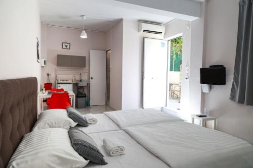 Lysandros Apartments in Athens, near the METRO