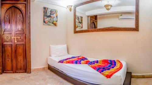 Riad Ghali Hotel & SPAにあるベッド