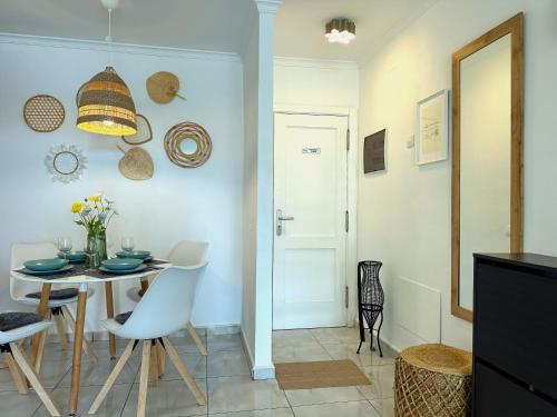 TV a/nebo společenská místnost v ubytování Las Olas DM cozy 2-bedrooms apartment