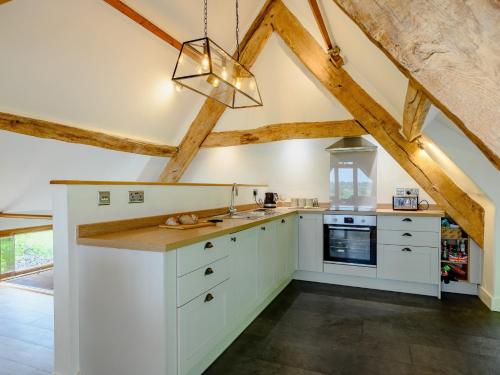 Η κουζίνα ή μικρή κουζίνα στο 3 Bed in Brecon 88249
