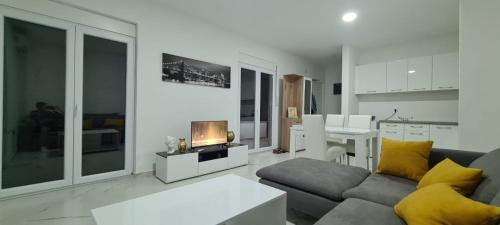 Η κουζίνα ή μικρή κουζίνα στο Exclusive Villa in Private community