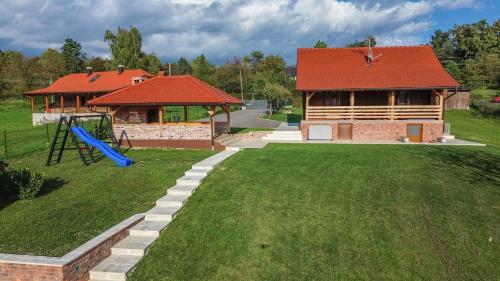 Kawasan permainan kanak-kanak di Kuća za odmor Jamnica