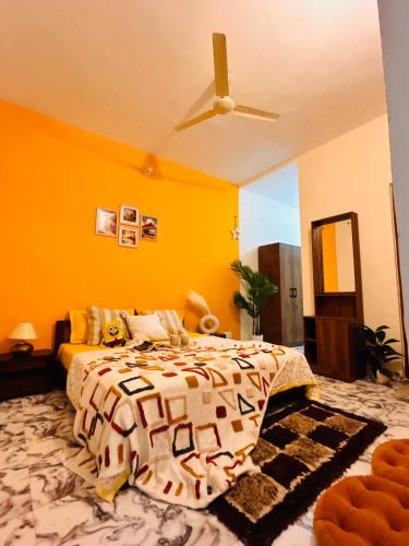 Ένα ή περισσότερα κρεβάτια σε δωμάτιο στο Vibrant city suites