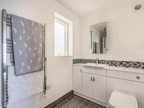 Ένα μπάνιο στο 4 Bed in Aberdovey 87586