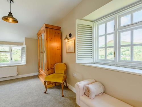 Ruang duduk di 4 Bed in Oswestry 87477