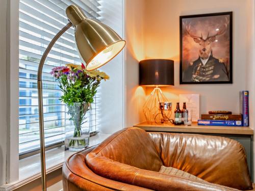 Χώρος καθιστικού στο 2 Bed in Bollington 94785